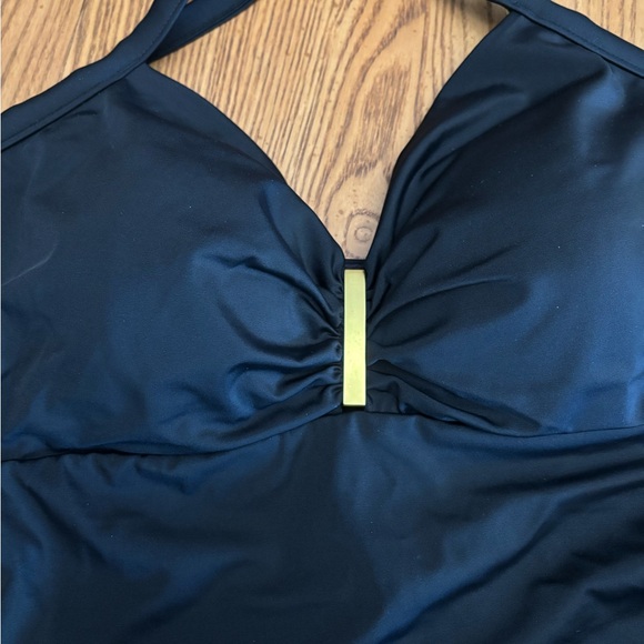 Elegant Black Tankini Set - Picture 3 of 7